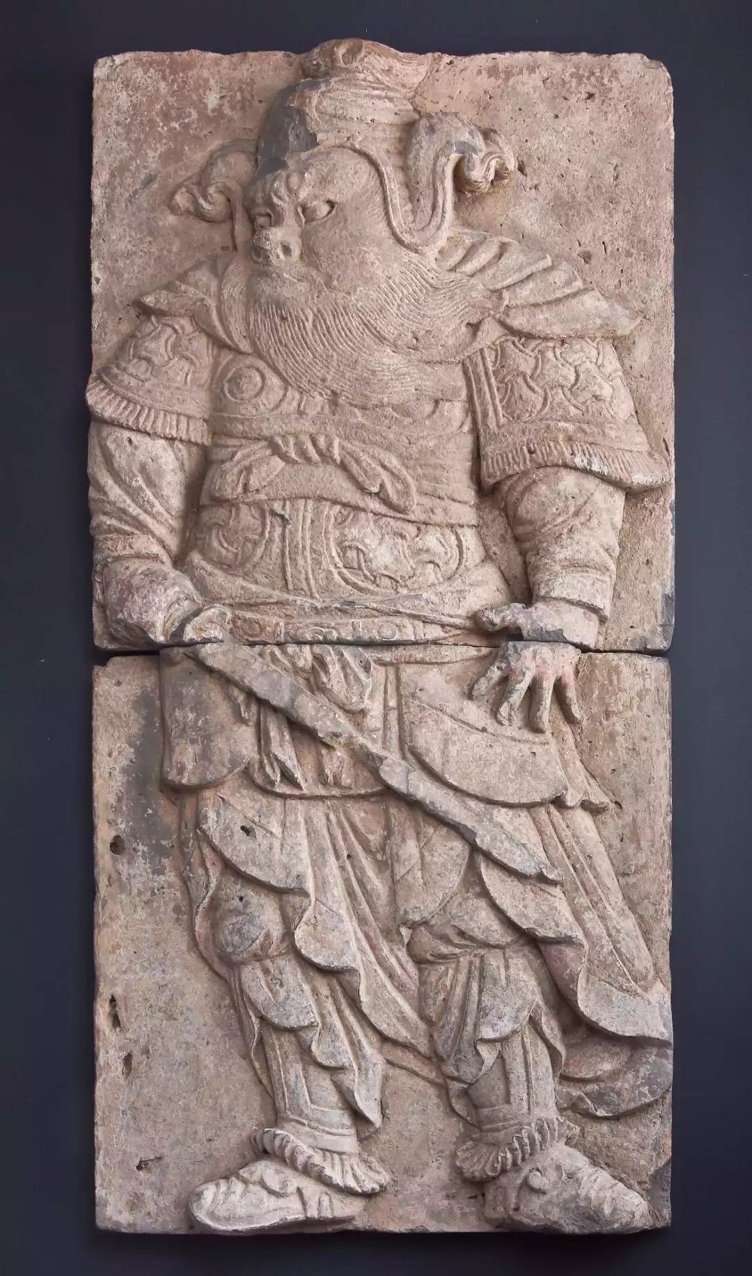 高浮雕武士画像砖征集于陇南市徽县大河乡小河村.通长64.