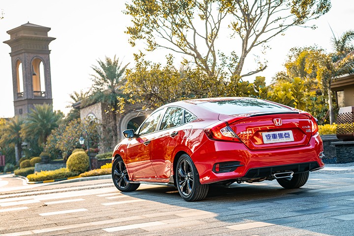 本田平民"轿跑"再出新款,带原厂运动套件,百公里5个油!