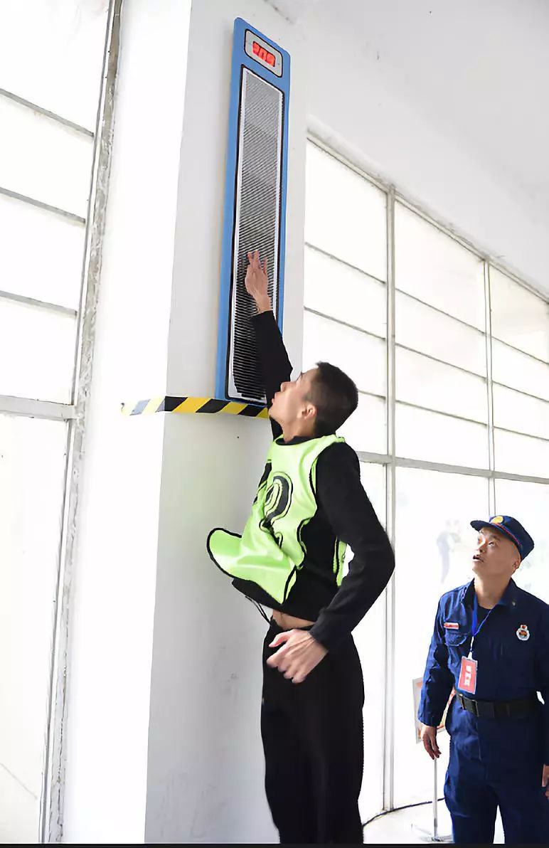 南充市2019年第二批新消防员招录体能测试和岗位适应性测试如火如荼