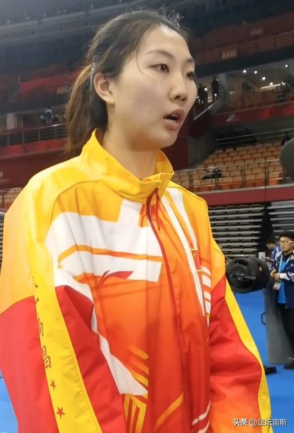 女排丢冠2米大将含泪自责!眼泪打转令人心疼 袁心玥感谢兵哥哥