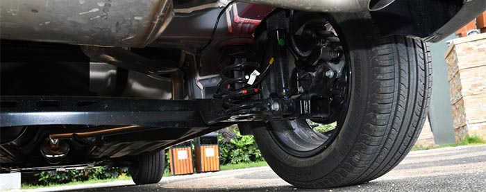 至于底盘方面,新一代ix25采用了前麦弗逊 后高刚性扭力梁非独立悬架