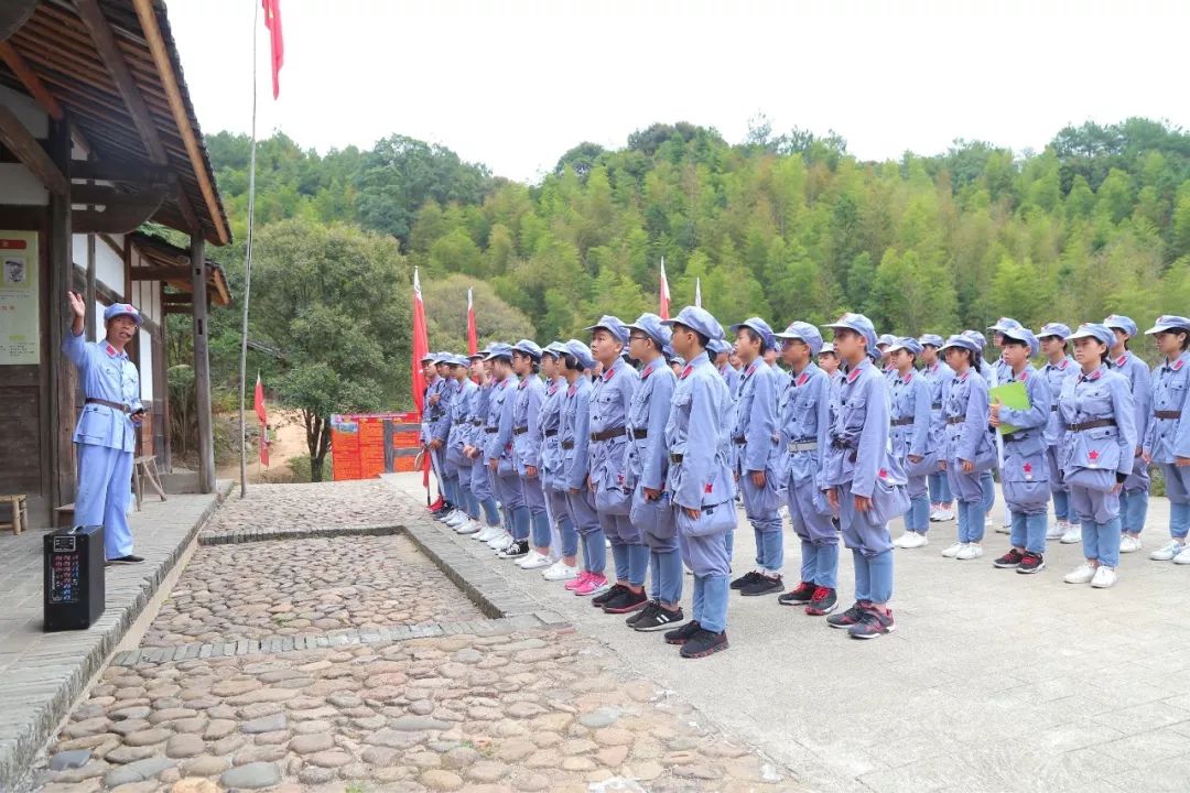 中元研学传红色精神谱奋进青春永定区金丰中学八年级长汀两天一夜研学