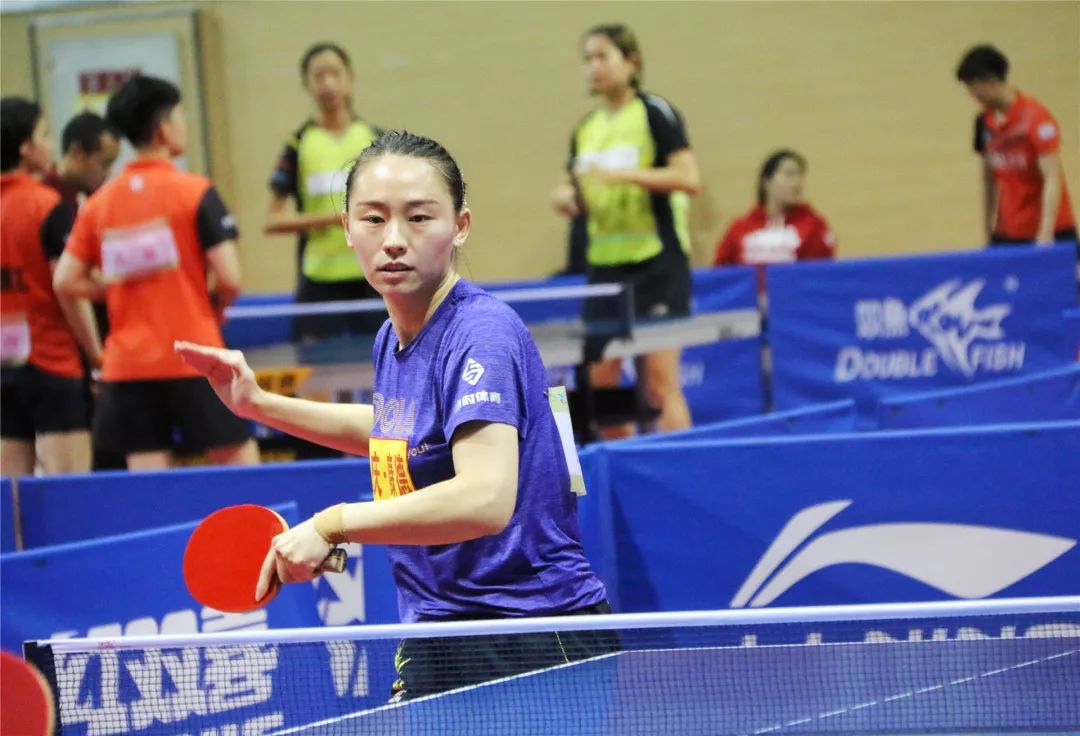 眼看到手的胜利仿佛要溜走,重庆康德果断派出今天状态火热的周昕彤