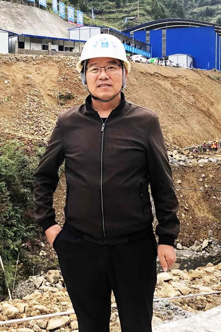 四局有个会化妆的神仙劳模张荣富