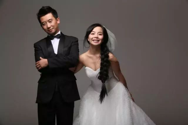 王二妮顺产生子!_李飞