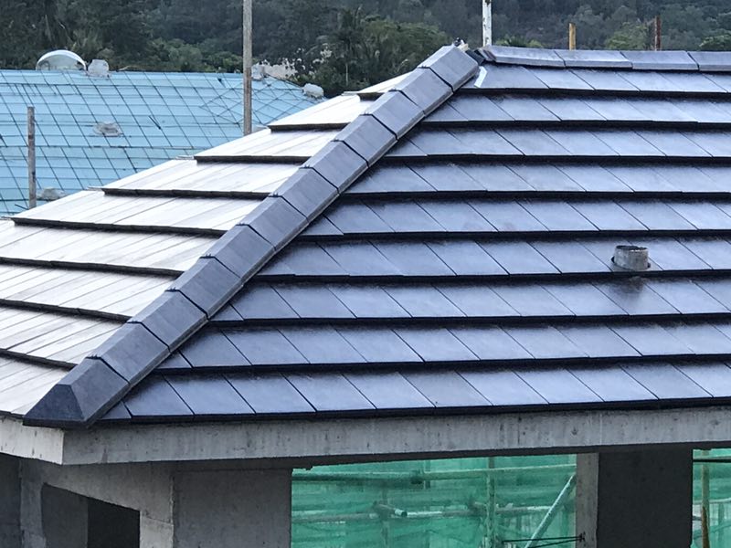 英红瓦同样对美化城市面貌起到了很好的装饰作用彩色水泥瓦铺在坡屋面