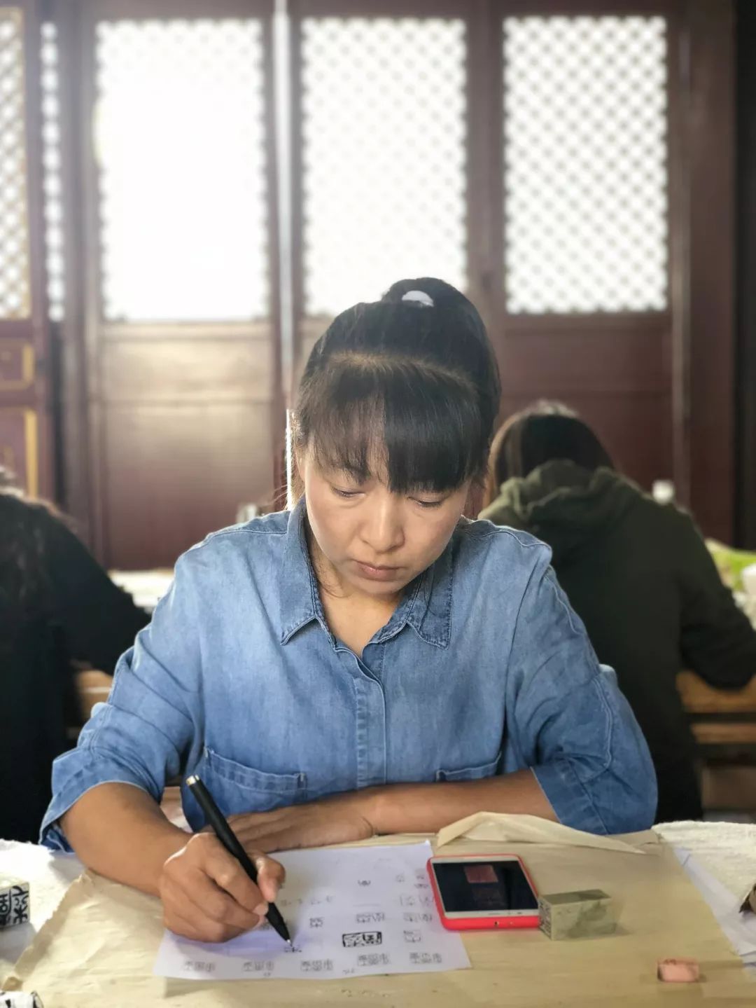 ▼印面释文:秋实斋主印面释文:刘必武印章印面释文:刘必武印章刘 必