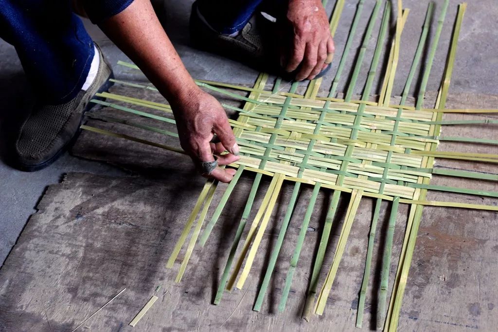 泰州非遗指间匠心把岁月织进靖江竹编里