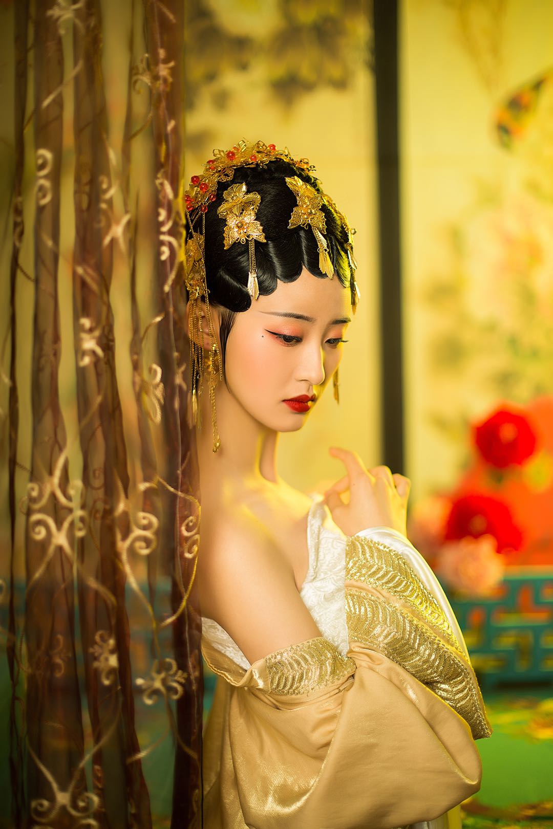 校花日志2019狐友校花伍昕宇可攻可御可撩人古装露香肩性感魅惑