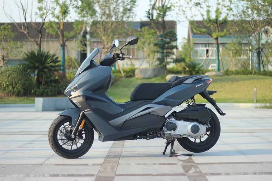 龙嘉vmax300i丨破风直袭