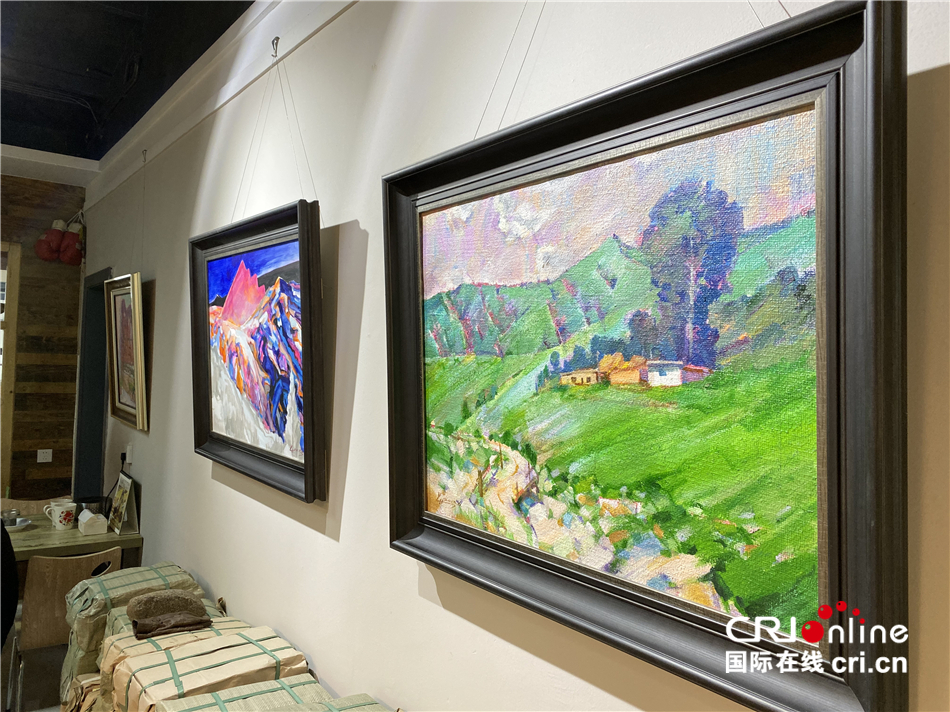 【2019中外媒体走进新疆】新疆有个画家村