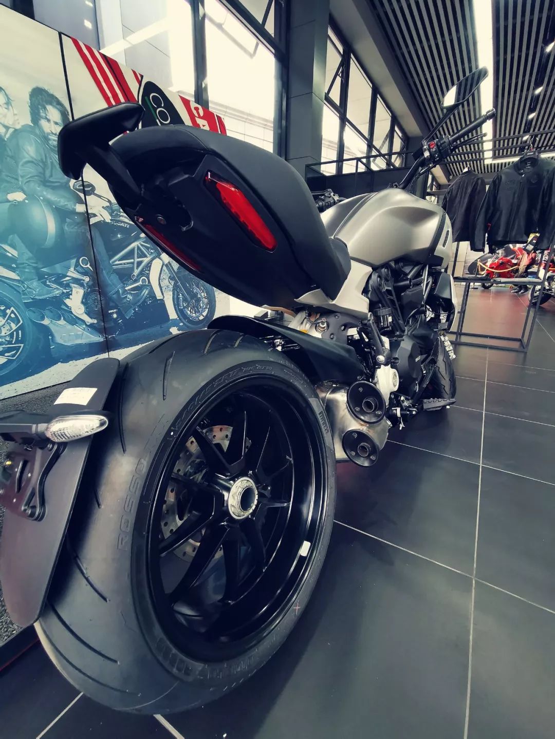 ducati鞋子