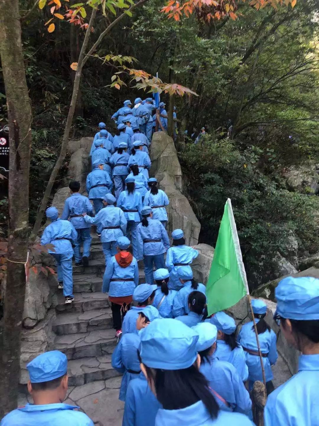 探寻革命足迹 传承红色基因