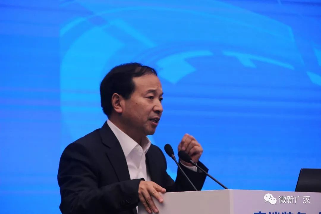 围堆堆各界大佬亮相四川装备智造国际博览会平行分论坛