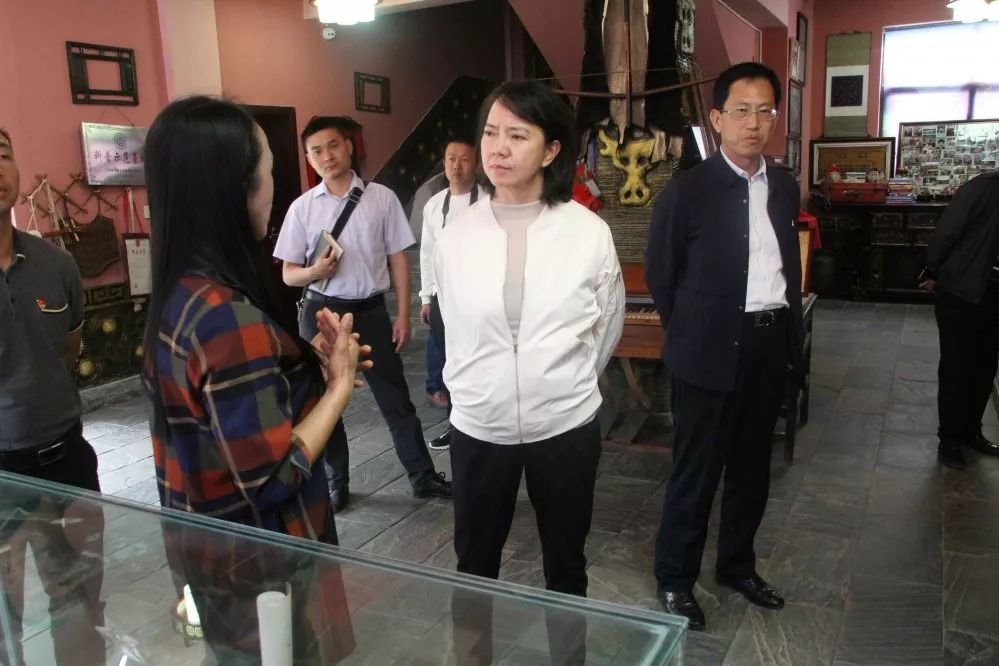 县委书记梁崑到长湖镇开展"不忘初心,牢记使命"主题教育调研活动