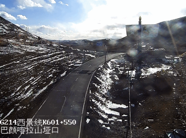 温馨提示降雨,降雪天气导致路面湿滑,道路结冰,请广大的司机朋友在