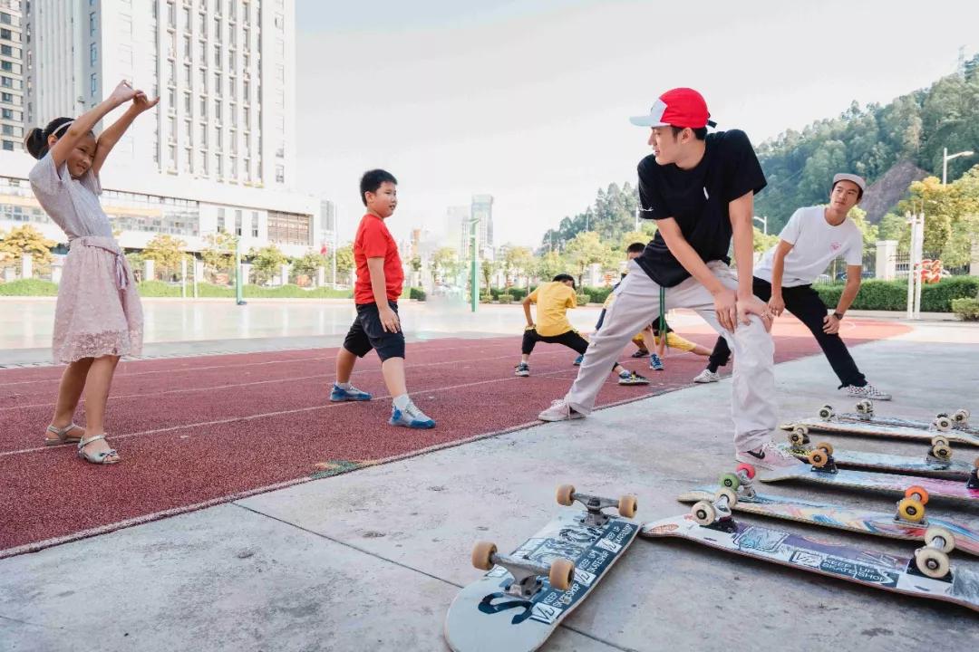 惠州中小学生户外滑板课