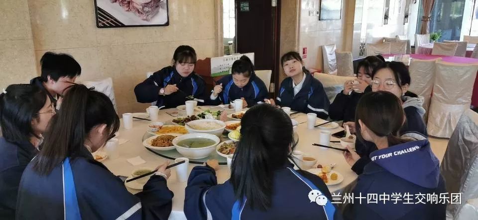 兰州十四中合唱团再摘桂冠