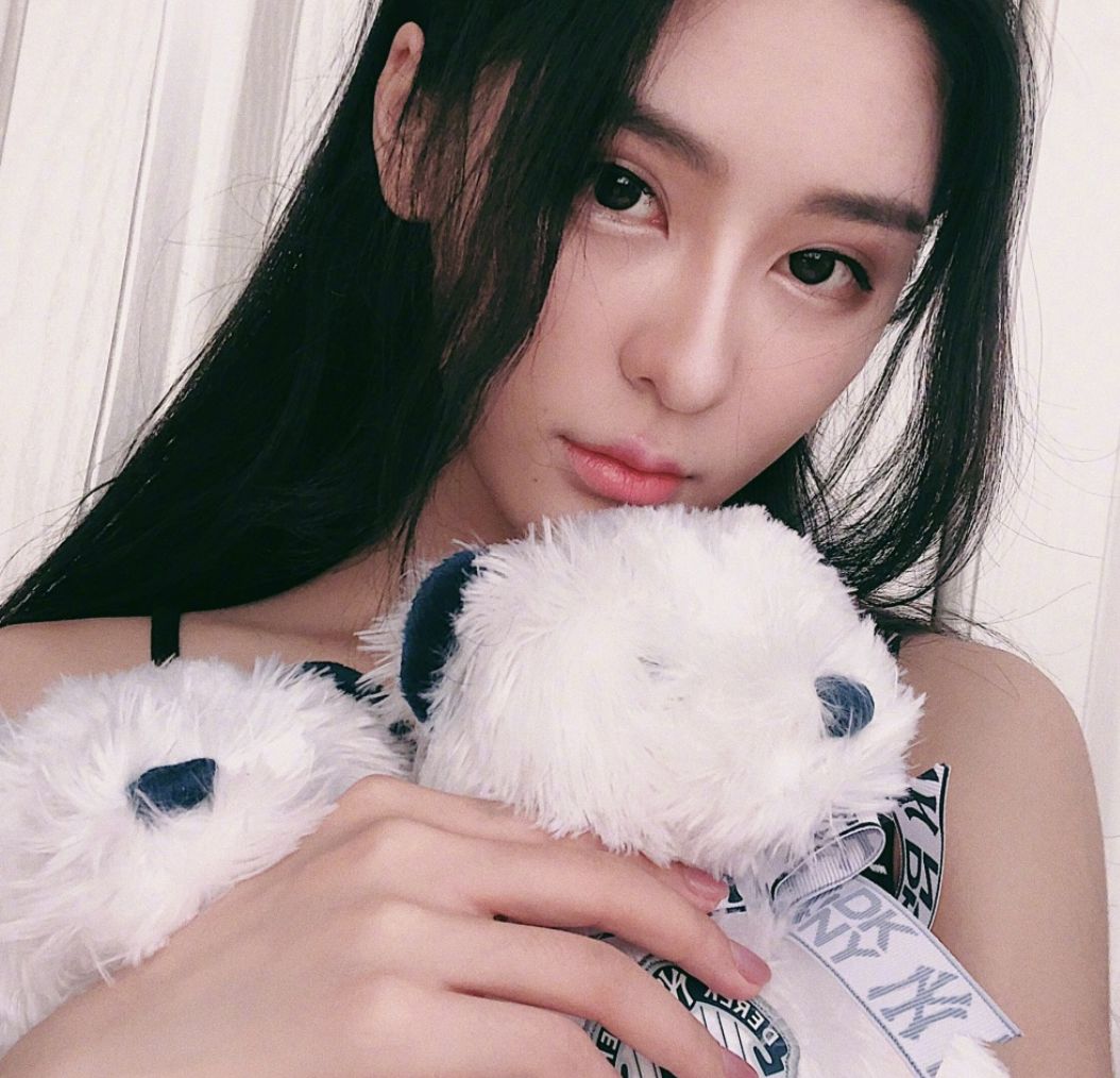 变形计里的夜店女王又双叒整了,这次直接换了个头!_李耐阅