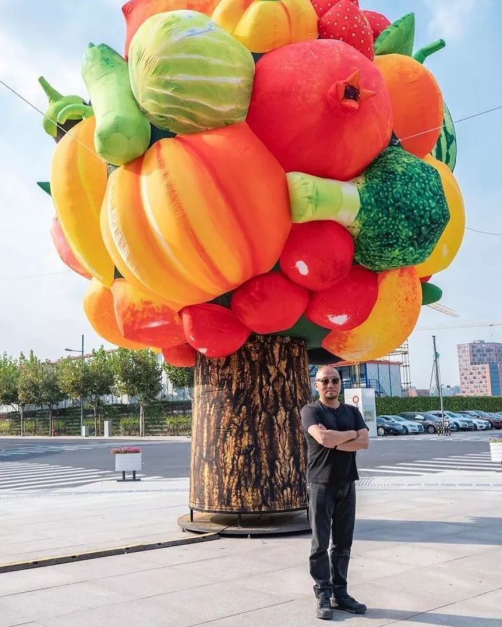 号外号外巨型水果树惊现澳门文化中心艺术广场