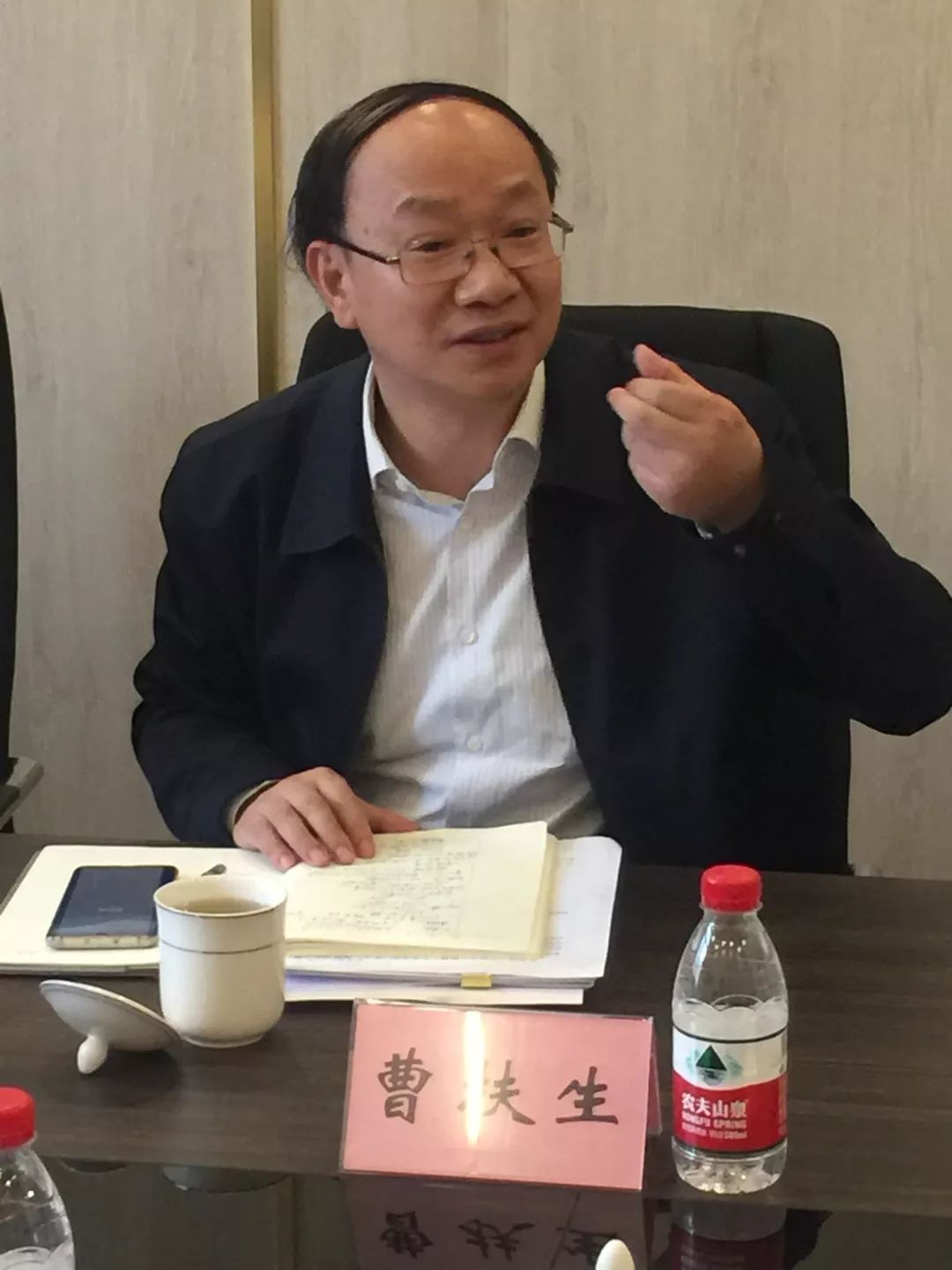 曹扶生副区长来梅陇镇调研居村减负工作