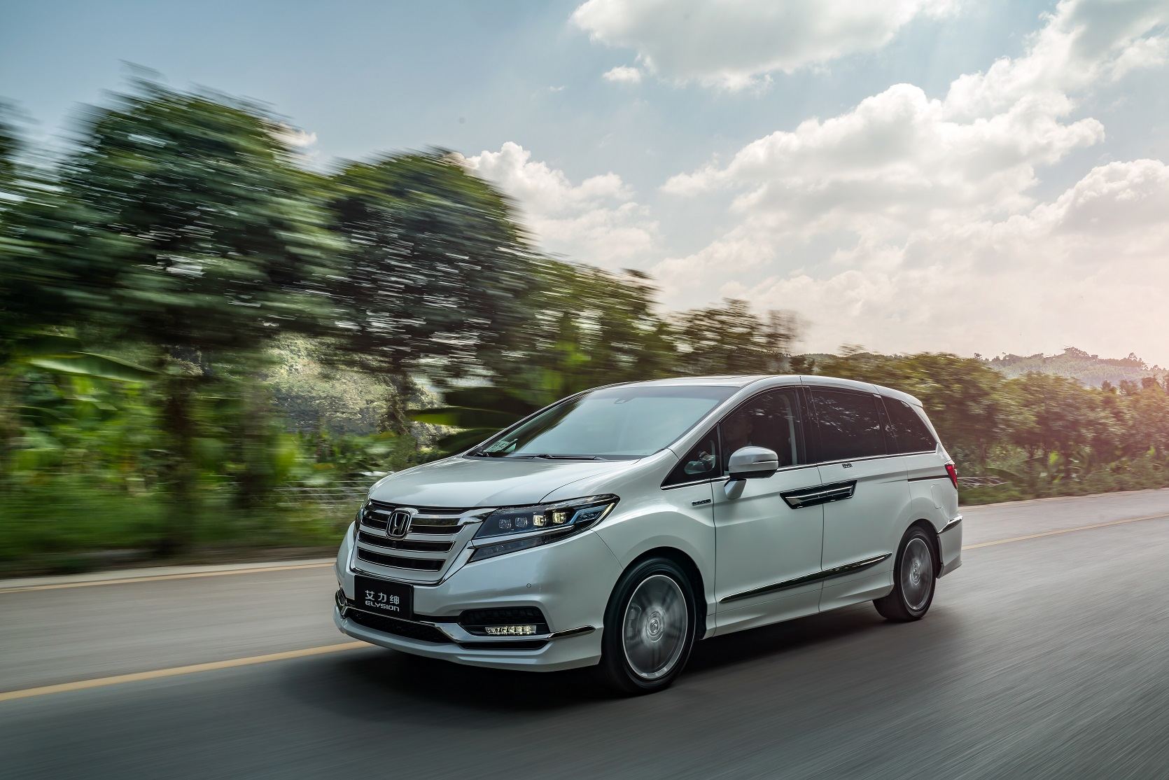 艾力绅混起来自成一派