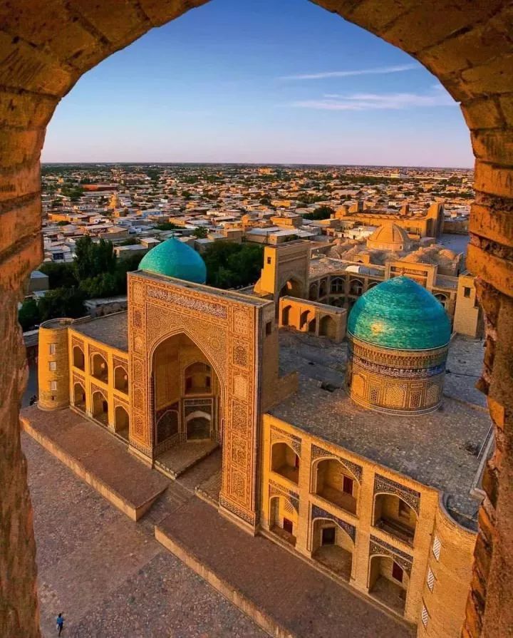 无愧"中亚城市博物馆"全城遍布历史遗迹至今老城区仍保持着旧日的风貌