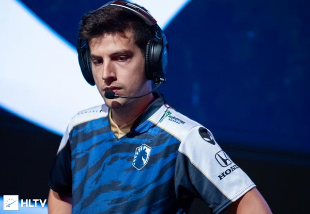 王者荣耀:liquid教练adren将替补指挥nitr0出席ecs第四周决赛