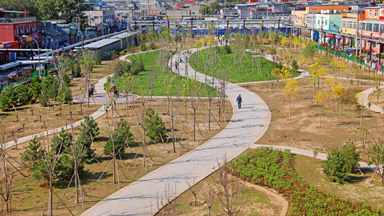 十八里店乡横街子街心公园开园 居民出门见绿