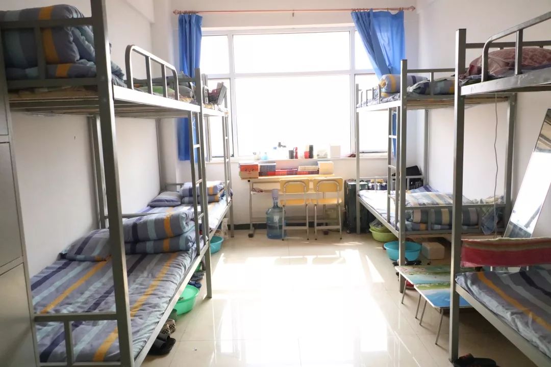 吐鲁番技术学院的宿舍图片