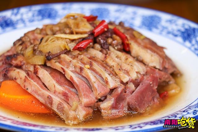 蒸出来的扣碗羊肉不膻不腻,鲜味十足会吃羊肉的人都是会享受的顶级