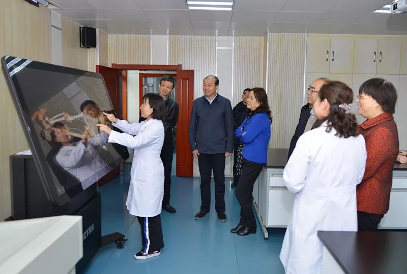 国家卫生健康委离退休干部局局长段冬梅一行调研我院深化医改工作