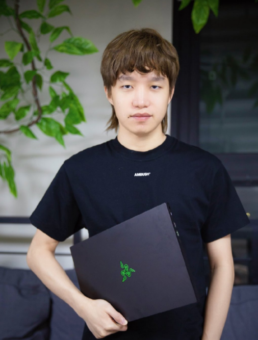 lolfpx小天学历惊人人大附中毕业妥上清华追随明凯走上lpl