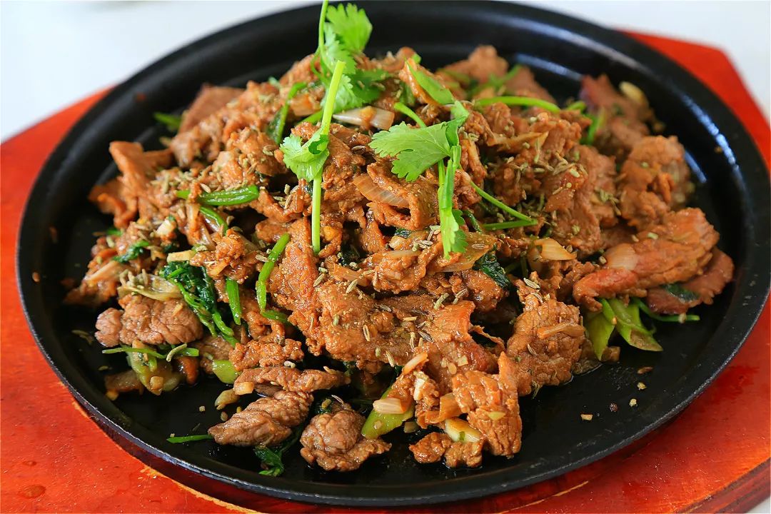 今天来做个老北京炒烤肉.