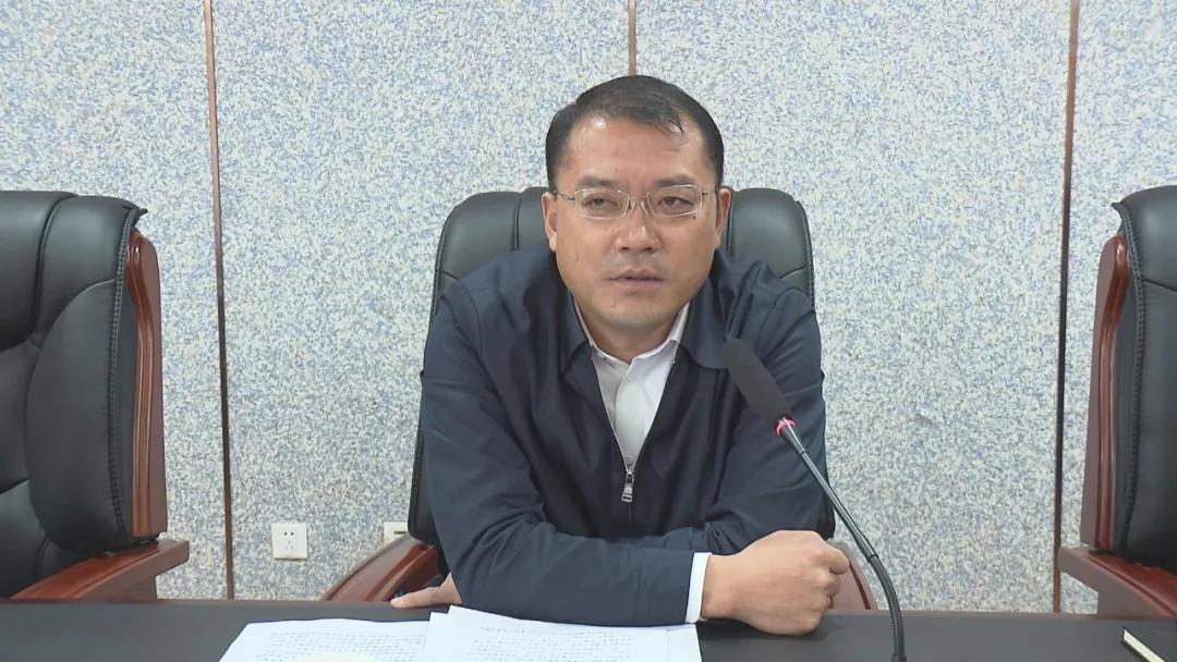 市委常委,常务副市长宋玉章在会上讲话说,城市供暖工作直接关系到群众