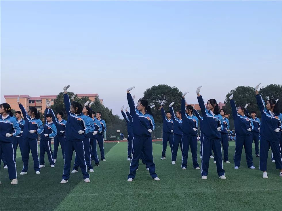 武术点燃青春体操绽放风华湘阴一中举行2019年高一年级武术操比赛