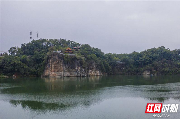 圖為新邵坪上鎮田園風光. 攝影 韓加君在坪上鎮清水村拍攝.