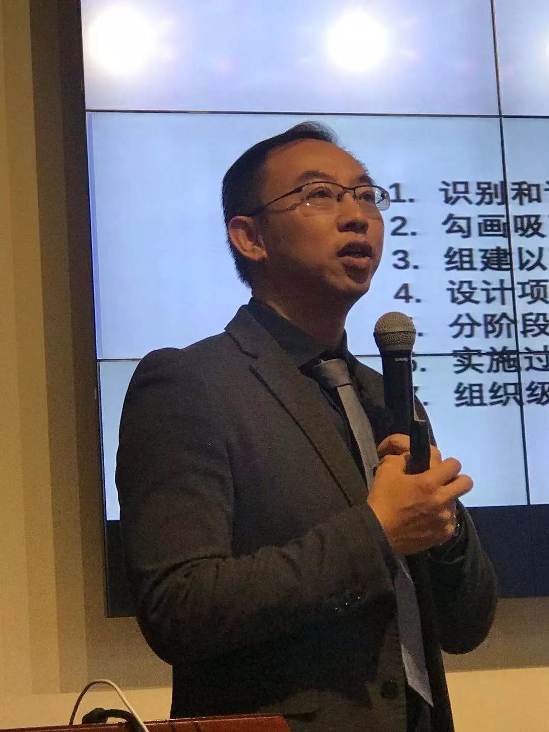 傅永康先生是清晖项目管理的创始人兼董事长,任pmi中国项目管理大奖