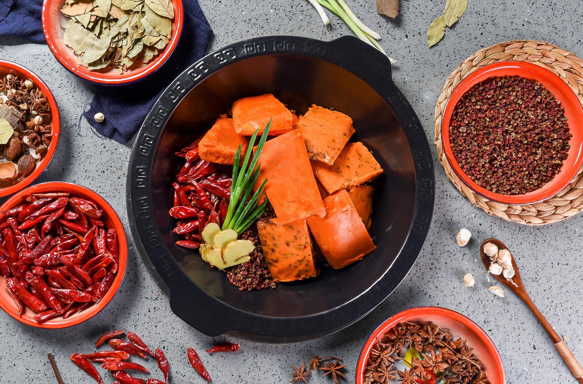 如何自己炒制四川火锅底料