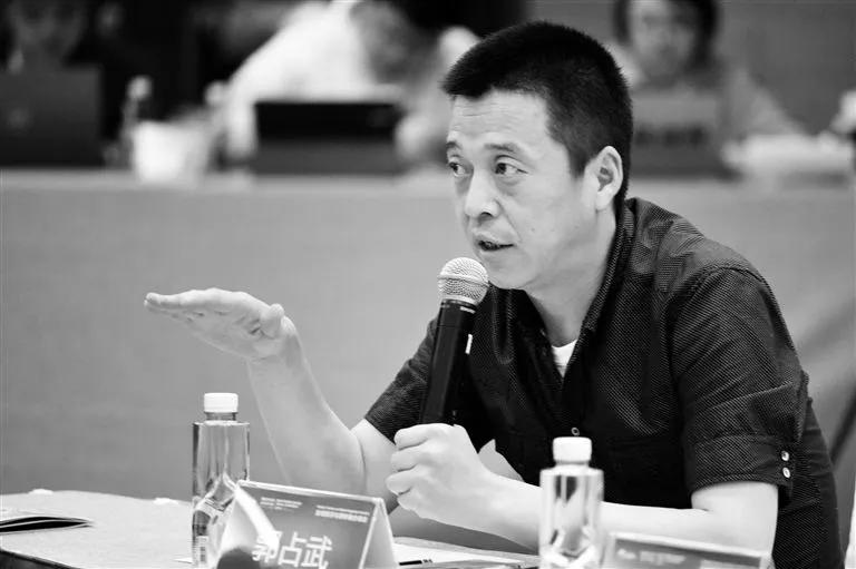 同样,袁家村的发展就是离不开郭占武,郭裕禄,宋应军,宰建伟等人的敢于