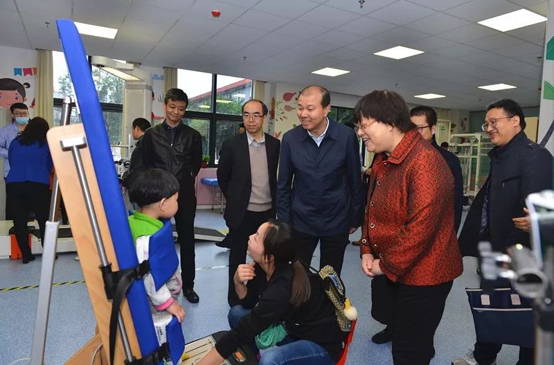 国家卫生健康委离退休干部局局长段冬梅一行调研我院深化医改工作