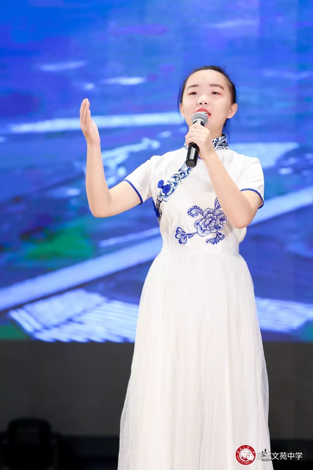 王欣彤王盼盼王大鹏王秋寒同学的独诵作品《阿房宫赋》听得入神的评委