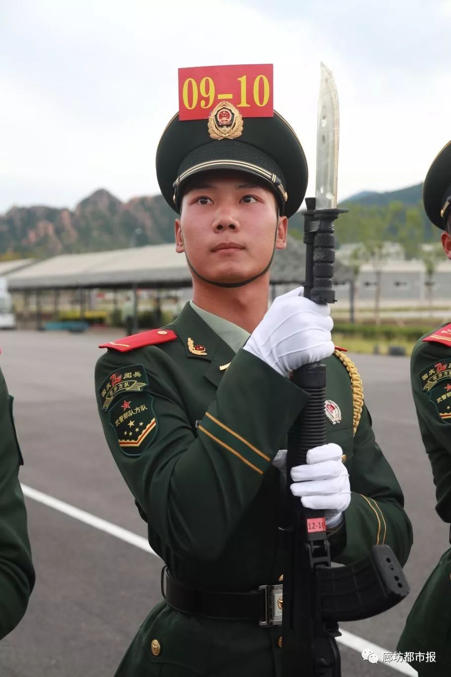 永清籍小伙儿高广远正步走过天安门参加大阅兵让我的青春闪光