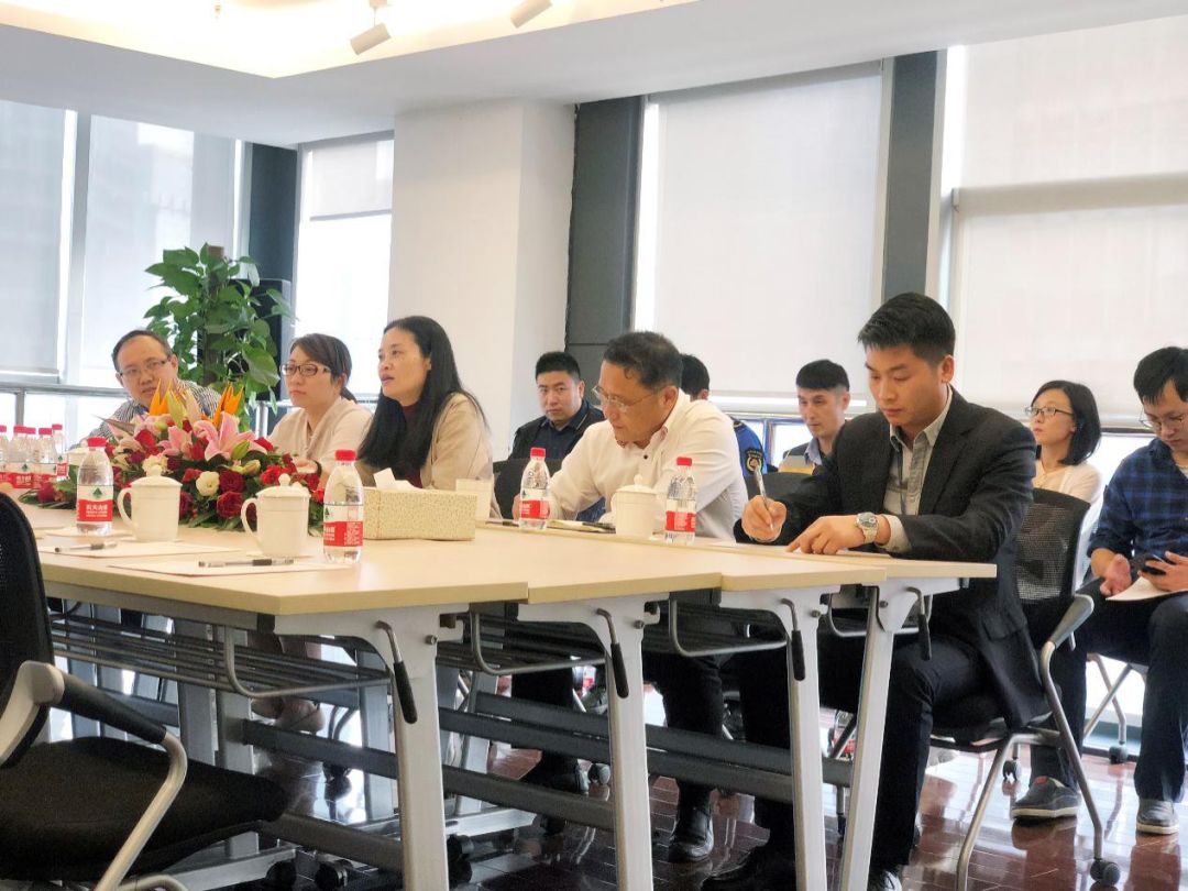 吴国伟,盛瑜,徐存,柴凌凌,罗国民,陈智明从左到右依次为