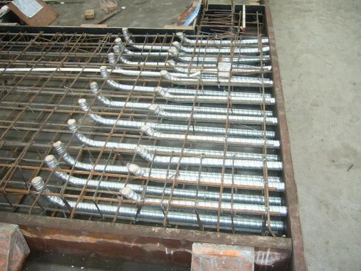 单排钢筋浆锚搭接连接●金属波纹管由于管径较大,现场灌浆操作方便