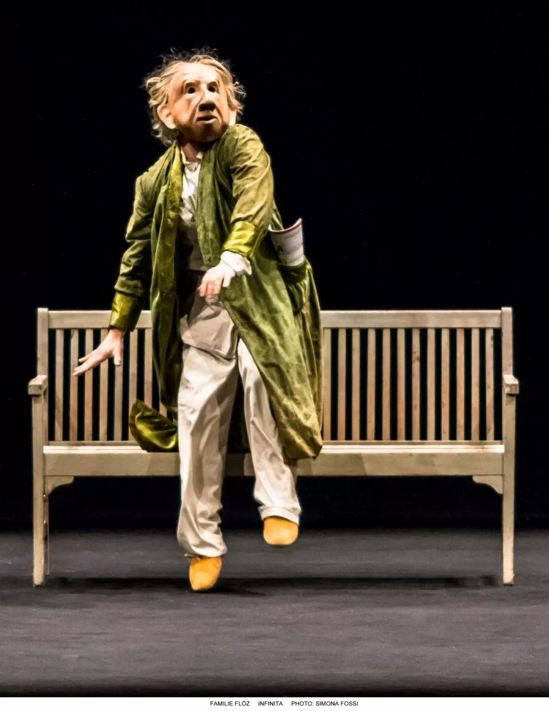 大连艺术节61一部探索生命最初和最后的悲剧喜剧