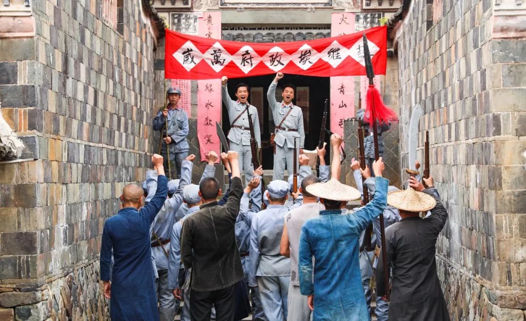 关注纪录片挺进师播出后反响强烈它是如何拍出来的