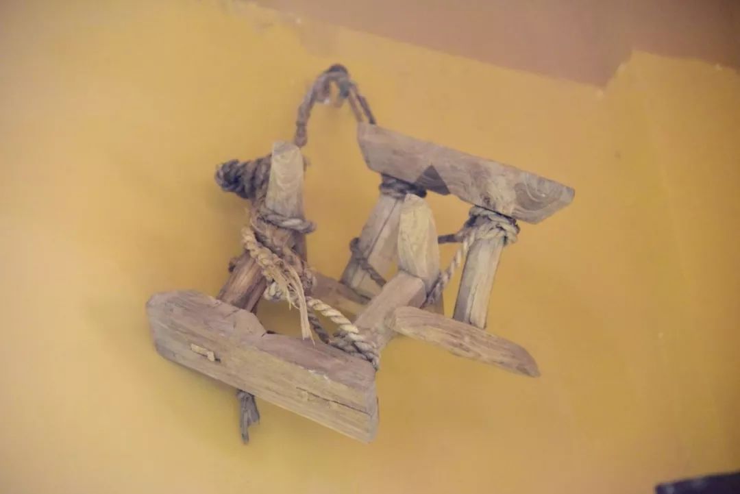 苇瓮子风箱织布机纺车缝纫机箔落子蓑衣煤油灯簸箕箩(筛子)石磨古风车