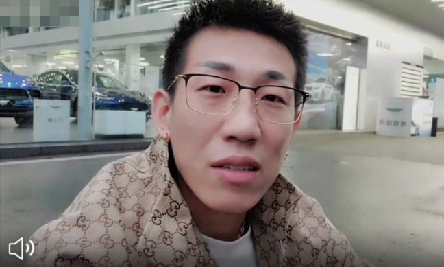 而且在之前,好多主播在斗鱼的时候都是大火的,但是离开斗鱼之后都慢慢