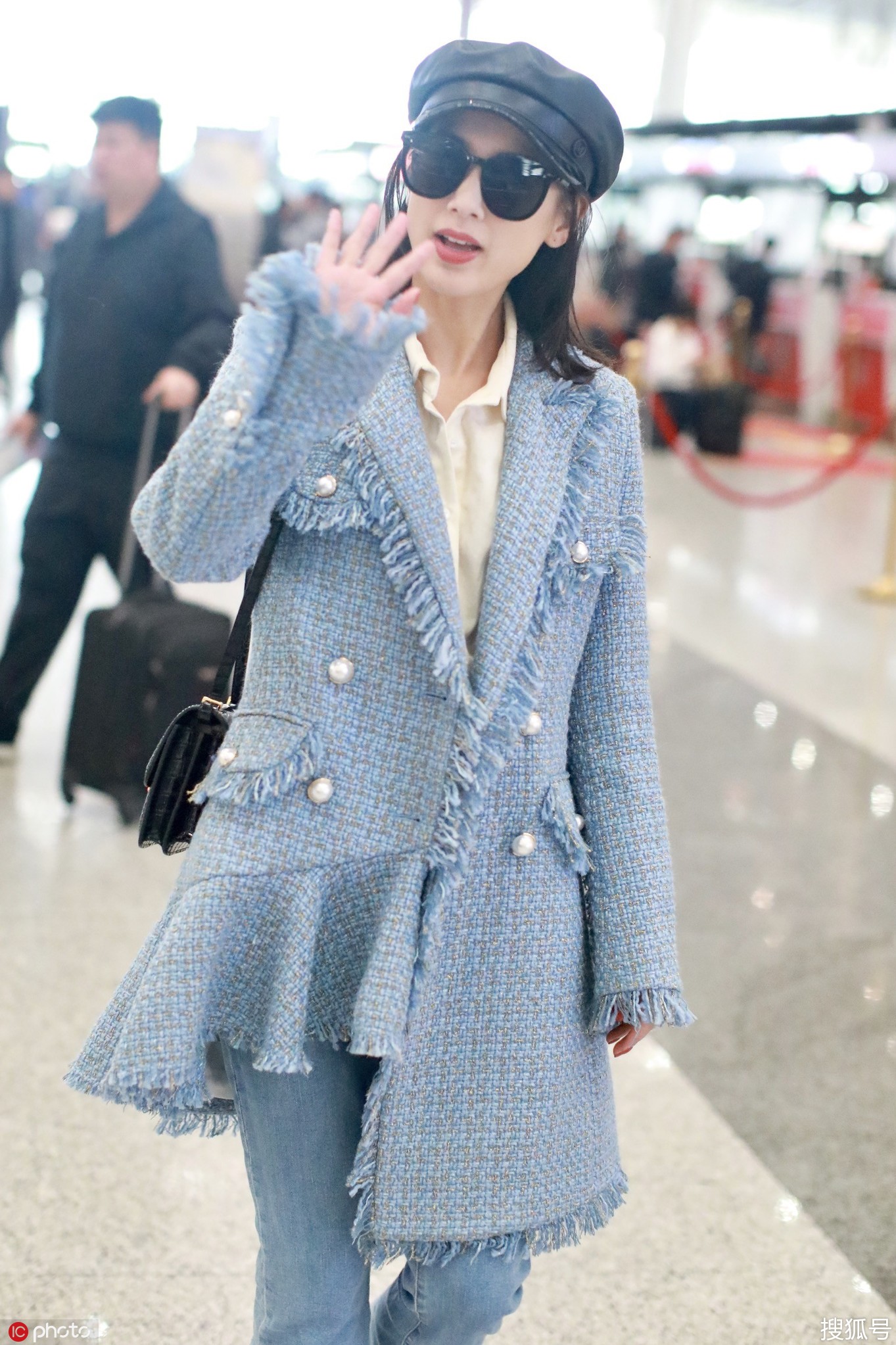 这次黄圣依终于穿对了 爱马仕稀有皮包包太吸睛